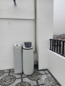 Gia đình muốn giữ khoáng nhưng vẫn giảm bám cặn nên chọn hướng nào?