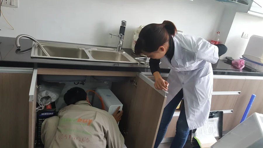 Máy ion kiềm 5 tấm hay 7 tấm điện cực: người mua nên hỏi gì? - kiểm tra mẫu nước